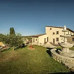 Rocca Palazzaccio アパートホテル