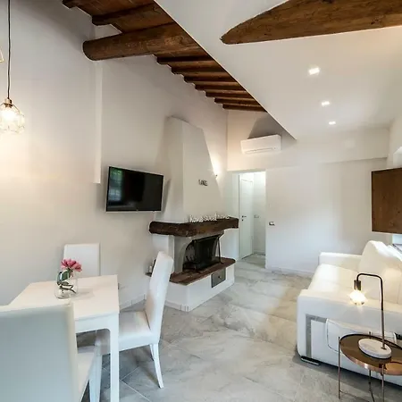 Aparthotel Rocca Palazzaccio 3*