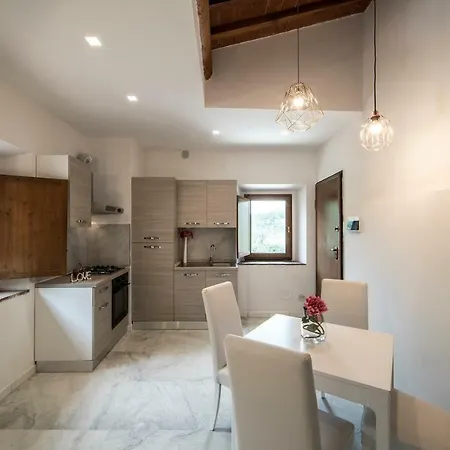 Rocca Palazzaccio 4* אימפרונטה