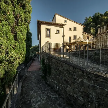 Aparthotel Rocca Palazzaccio 3*